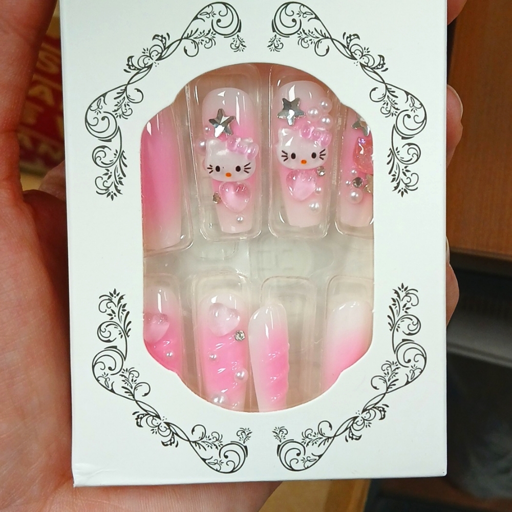 3D press on nails